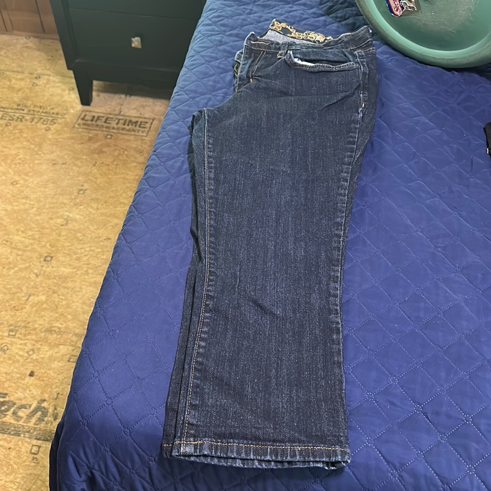 Capri pants